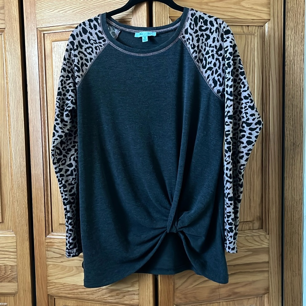 She + Sky small thin sweater